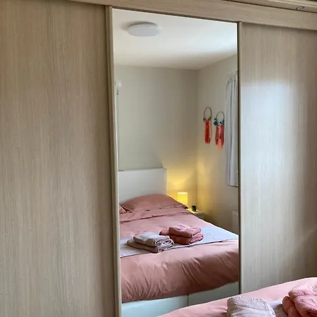 Vista Roses Ostend